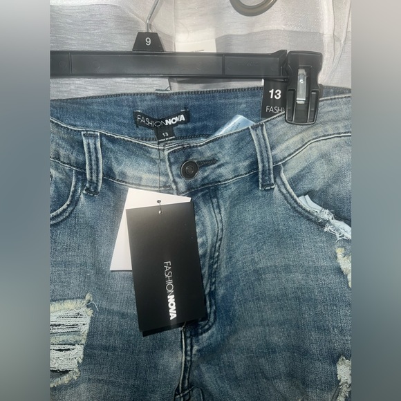Women’s Fashion Nova Jeans Size 13 ( NEVER WORN ) - Picture 3 of 4